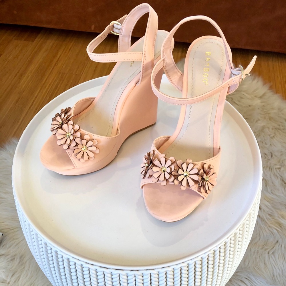 Peachy Pink Flower Pumps